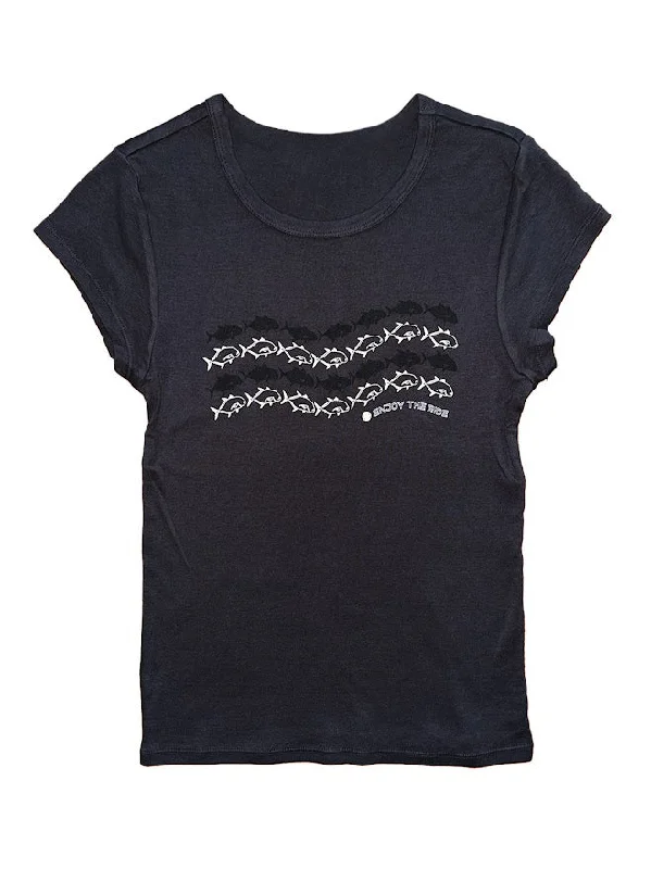 HIC PAPIO WAVE CHEEKY WOMENS TEE - BLACK Welt Pockets Slit Pockets Flap Pockets