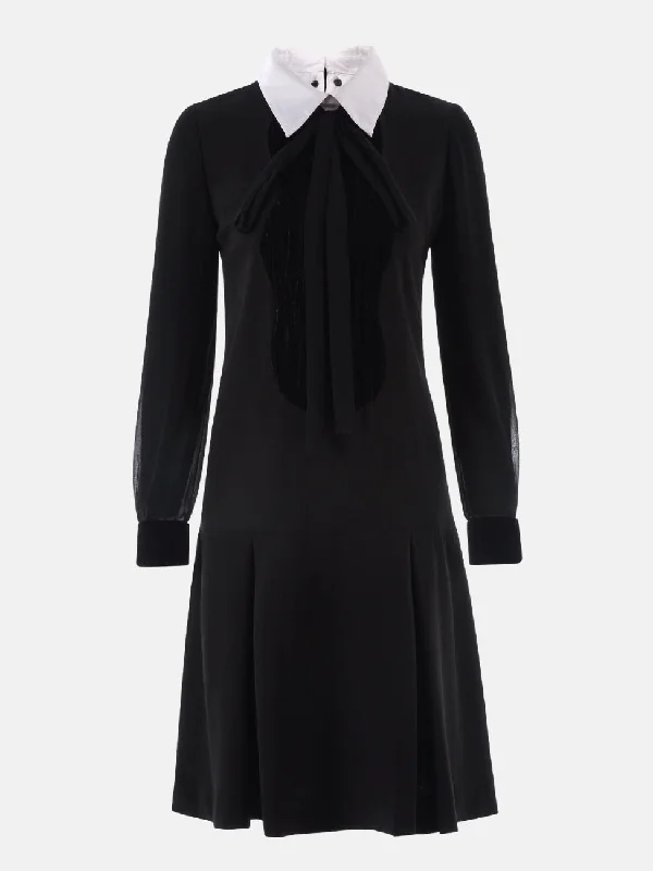 Low Waist Velvet Folds and White Collar Dress in Black