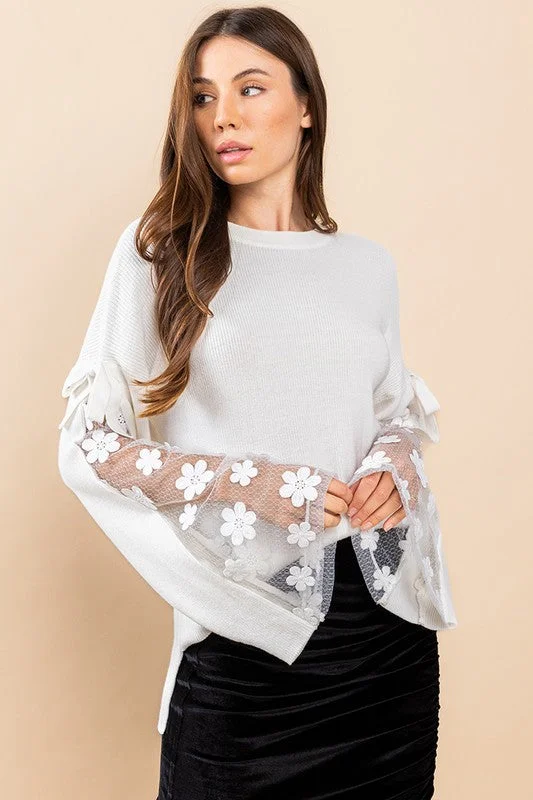 IVORY FLOWER DETAILED BELL SLEEVES KNIT TOP TIN13184 Classic Knit Tee