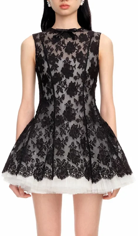 LACE SLEEVELESS MINI DRESS IN BLACK Halter Neckline Beach