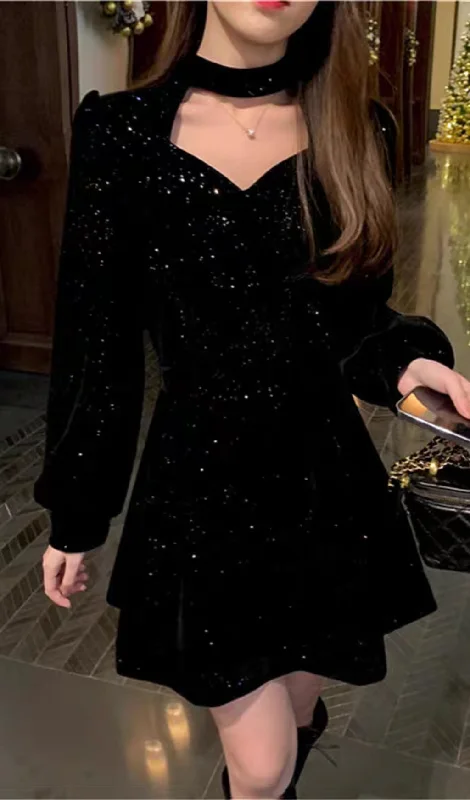 LONG SLEEVE GOLD VELVET MINI DRESS IN BLACK Tunics Versatile functional
